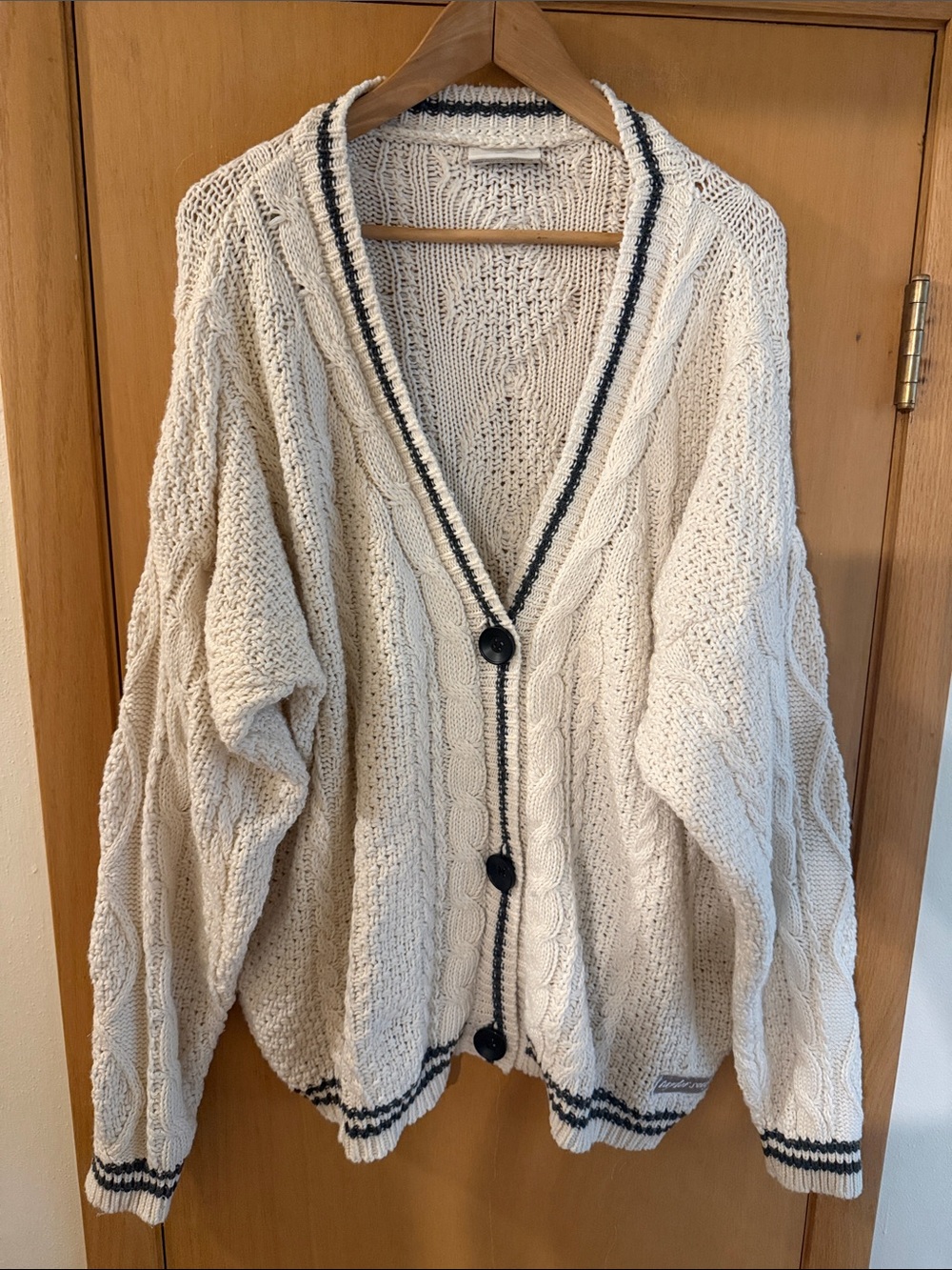 Taylor Swift Folklore Album Cable Knit V-Neck Button Cardigan Sweater XL/2XL